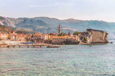 Eski şehir ve kale, Budva, Karadağ görünümünü. Balkanlar, Adriyatik Denizi, Europe.