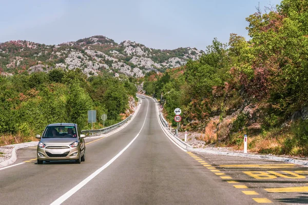 Yol, otoyol Balkan Dağları, Karadağ. 