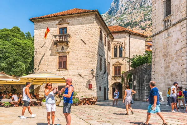 Kotor Montenegro Agosto 2017 Fragmento Plaza Cerca Del Palacio Los — Foto de Stock