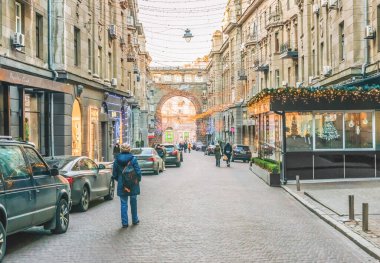 Kiev, Ukrayna - 03 Ocak 2020: Şehir merkezinde pahalı butikleri olan Geçit Parçası.