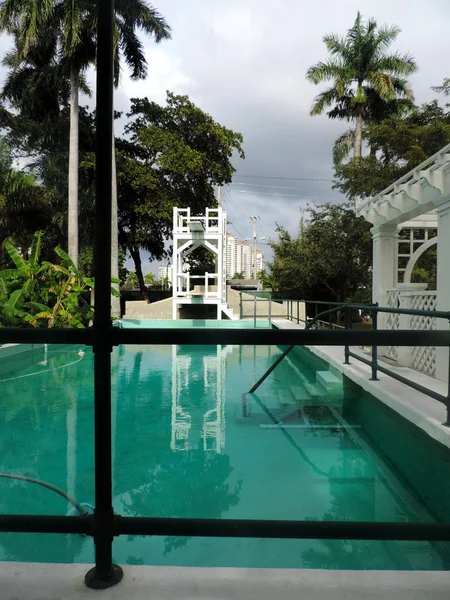 爱迪生和福特冬季地产上的游泳池和游泳池 — 图库照片