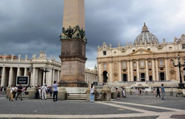 Piazza San Pietro, Obelisco Piazza San Pietro Citt del Vaticano, Fontana del Maderno, Colonnato del Bernini - Vatikan Obelisk, Maderno Fountain, Berninis Colonnade ve Saint Peters Meydanı 'ndaki Aziz Peters Bazilikası