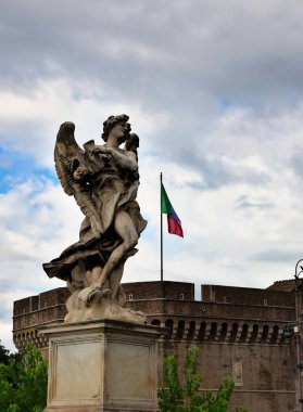Sant Angelo Şatosu ve Ponte Sant Angelo Roma, İtalya 'daki Melek Heykelleriyle