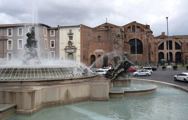 意大利罗马共和国广场上的圣玛利亚大教堂 安杰利大教堂和Fontana Delle Naiadi教堂 — 图库照片