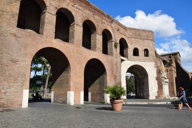 İtalya 'nın Roma şehrinde Porta Pinciana