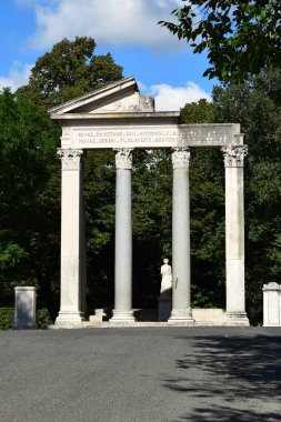 Antonino ve Faustina Tapınağı Villa Borghese, Roma, İtalya