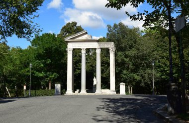 Antonino ve Faustina Tapınağı Villa Borghese, Roma, İtalya