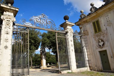 Edificio della Meridiana Roma, İtalya 'daki Villa Borghese Parkı' nda