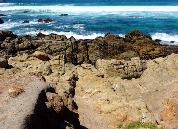 Stone Beach Coastal Rocks Shallow Waters Shore Road Trip Highway — 스톡 사진