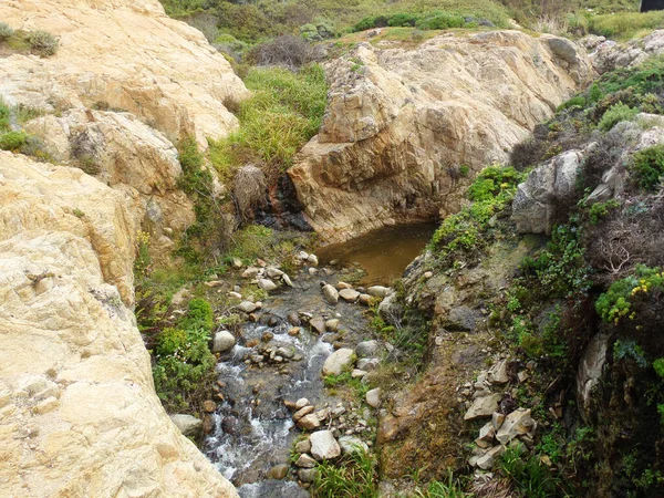 California Coastline Con Sue Alte Frastagliate Scogliere Road Trip Highway — Foto Stock