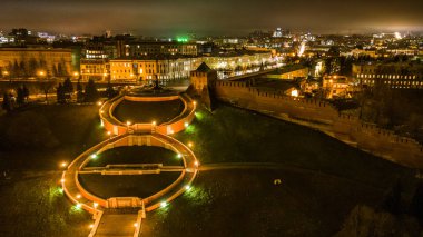 Nizhny Novgorod Kremlin, Chkalov merdiveni ve Chkalov anıtı.