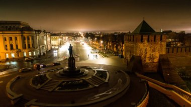 Nizhny Novgorod Kremlin, Chkalov merdiveni ve Chkalov anıtı.