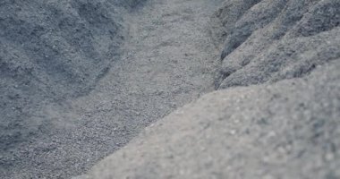 Yavaş Hareketler, Yakın İzler Dağda Koşan Kayalara tırmanma, Sporcu kadın sporcular Güzel doğada profesyonel koşucular Zor ve zorlu sağlıklı insanlar yaşam tarzı