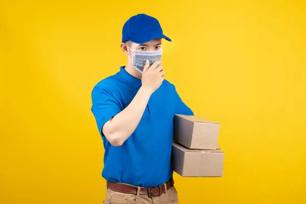 Entrega Guapo Asiático Hombre Usando Máscara Paciente Usando Máscara Seca — Foto de Stock