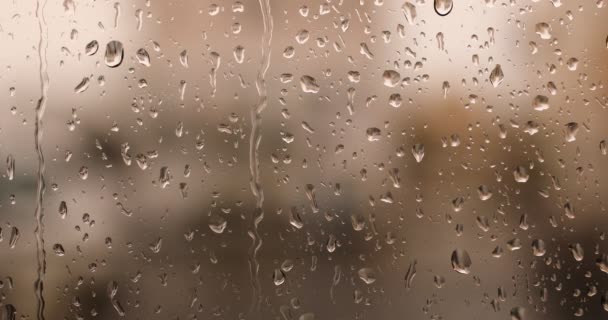 Gotas Água Chuva Fluem Pelo Vidro Gotas Chuva Janela Tristeza — Vídeo de Stock