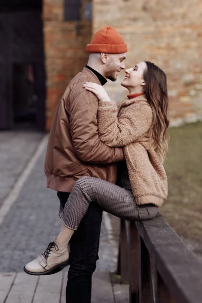 Junges Verliebtes Paar Freien Atemberaubende Sinnliche Outdoor Porträt Von Jungen — Stockfoto