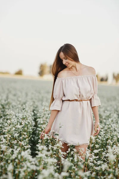 Beautiful Woman Enjoying Field Happy Young Lady Spring Green Nature — Stock Photo, Image