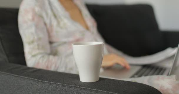 Casa Trabajo Primer Plano Del Tipo Manos Mujer Negocios Teclado — Vídeo de stock