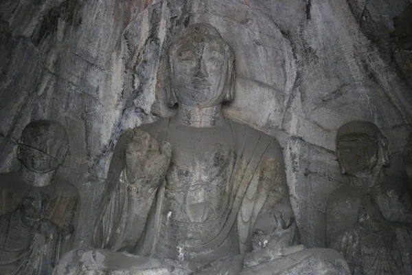 Taş oyma Buddha Çin