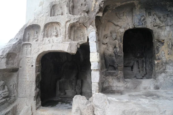 Luoyang, Çin mağaralarda Longmen