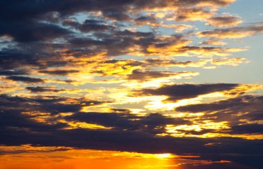 Güzel gün batımı gökyüzü