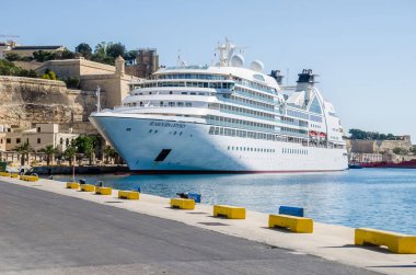 Cruise Seabourn Odyssey Valletta Limanda demirli