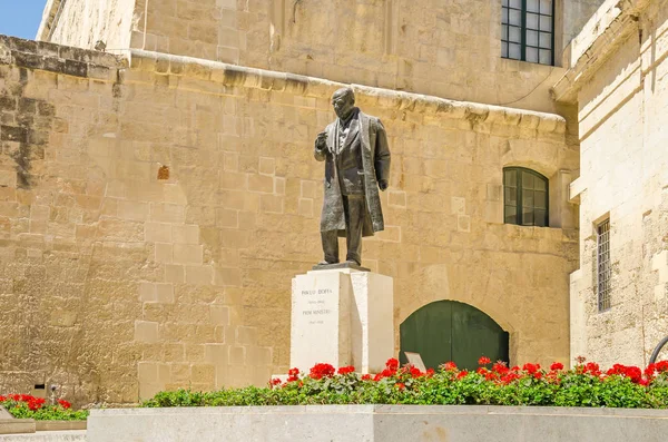 Başbakan Paul Boffa Valletta heykeli