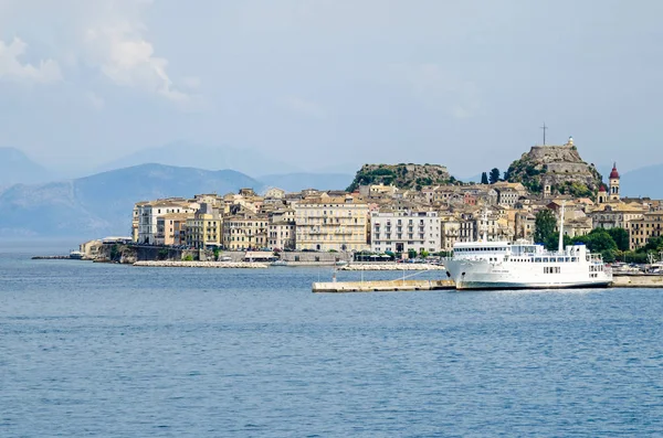 Oude Corfu-stad met de oude Venetiaanse fort in Griekenland — Stockfoto