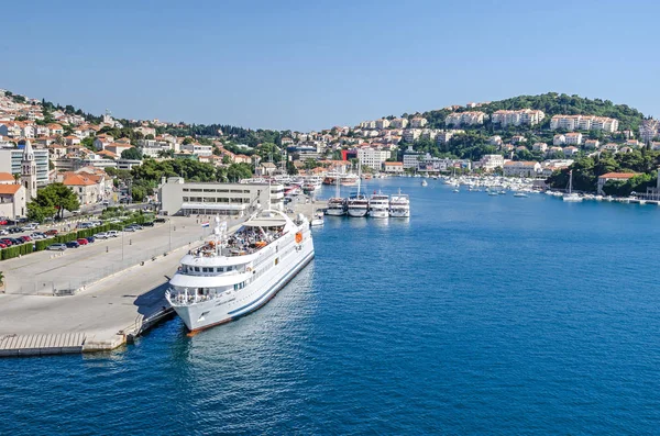 Морской порт Дубровник в Хорватии — стоковое фото
