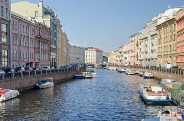 Saint Petersburg, Rusya Federasyonu yeşil Bridge'de Moika nehirden