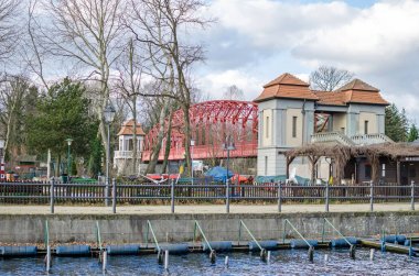 Kemer Haven Köprüsü paketlemiş (Tegeler Hafenbruecke ya da daha popüler