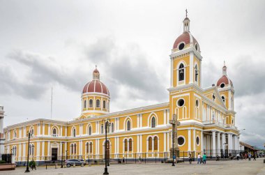 Meryem varsayım Cathedra ve Plaza Colon Granada şehrinde