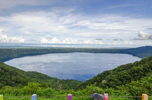 Volkanik göl Laguna de Apoyo Nikaragua
