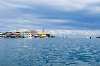Bocas del Toro Isla kolon Panama ile onun waterfront üzerinde