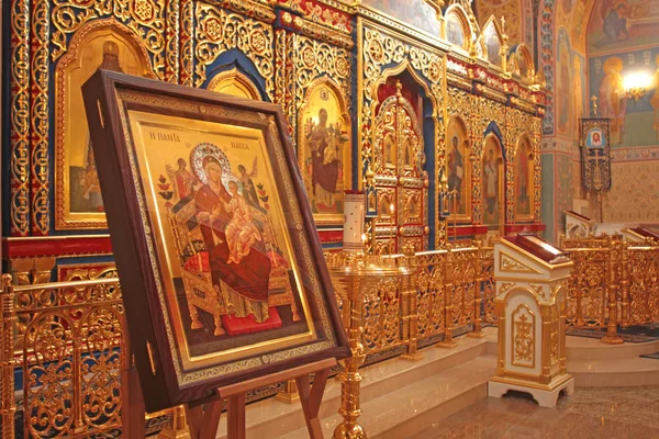 Krasnojarsk Rusko 2016 Ilustrativní Redakční Ortodoxní Ikona Pozadí Ikonostázy Zlatém — Stock fotografie