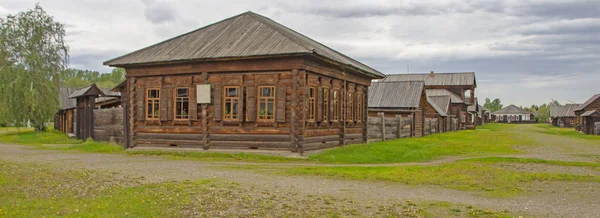 Παραδοσιακός Ρωσικός Δρόμος Προοπτική Παλιά Σπίτια Φράχτες Αγροτικά Κτίρια Μεγάλη — Φωτογραφία Αρχείου