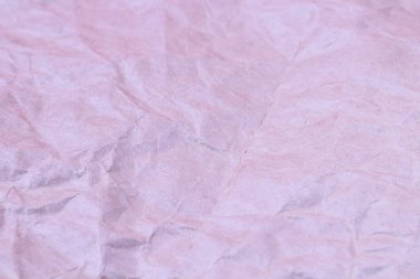 Arkaplan olarak eflatun kaplama, seçici odak, bulanık kenarlar.