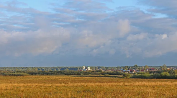 Autumn Panorama Overlooking Ancient Orthodox Church Bright Sky Rich Colors — Stock Photo, Image