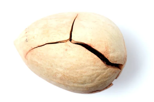 Внутренний орех орехов крупным планом на белом фоне . — стоковое фото