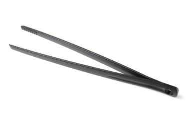 Ev mutfağı için mutfak cımbızı, beyaz arka planda siyah, izole.