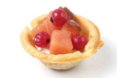 Bira, şarap, elma şarabı, tapas, yakın plan, beyaz arka plan, karantina.