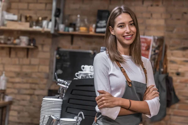 Portrait of smiling female coffee shop owner near counter — Stock Photo, Image