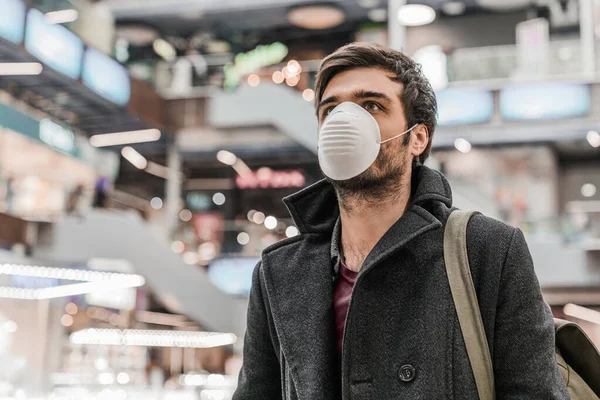 Tânăr Mască Protecţie Mall Poluarea Aerului Viruși Conceptul Sănătate — Fotografie, imagine de stoc