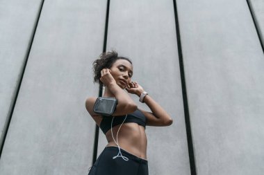 Düşük açılı çekim