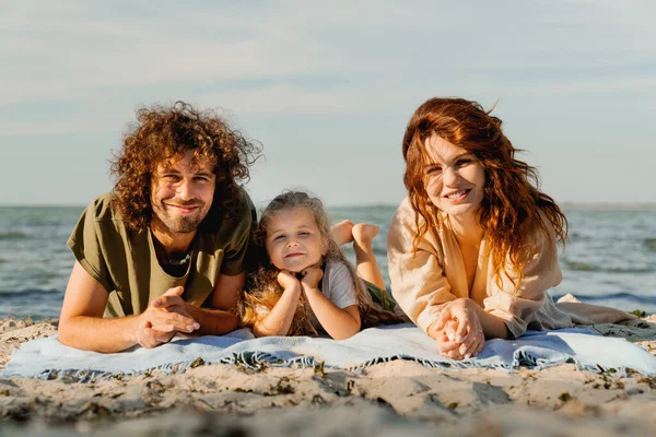 Happy Family Having Fun Relax Lying Blanket Sunny Beach — Stock Photo, Image