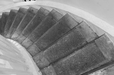 Eski sarmal merdivenlerin iç görünümü