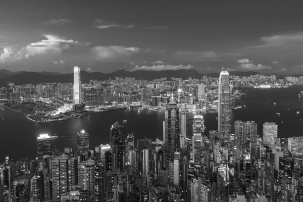 Victoria Harbor of Hong Kong City za soumraku — Stock fotografie