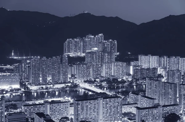 夜の香港都市の住宅街の空中ビュー — ストック写真