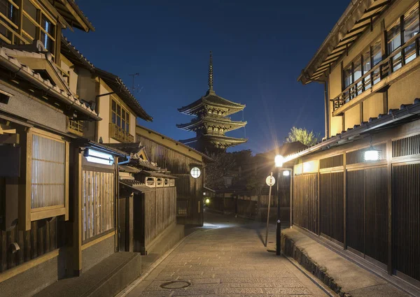 Strada storica e pagoda Yasaka a Kyoto, Giappone — Foto Stock