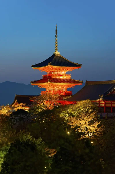 Wieża wysoki pagoda w Kiyomizu Rozciągacz w Kioto w Japonii — Zdjęcie stockowe